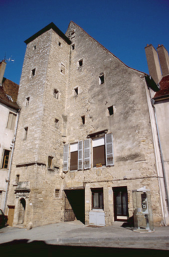 Façade sur rue.