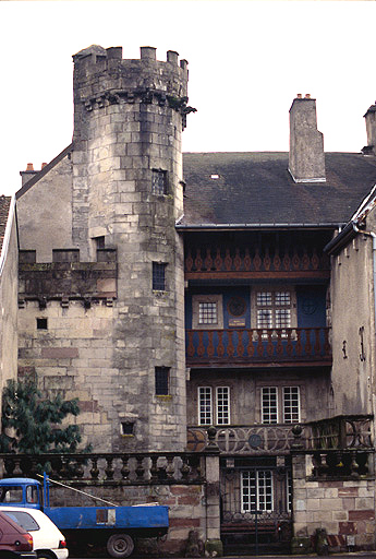 Tour d'escalier à l'ouest.