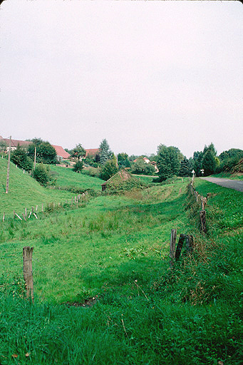 Vue lointaine depuis le sud.