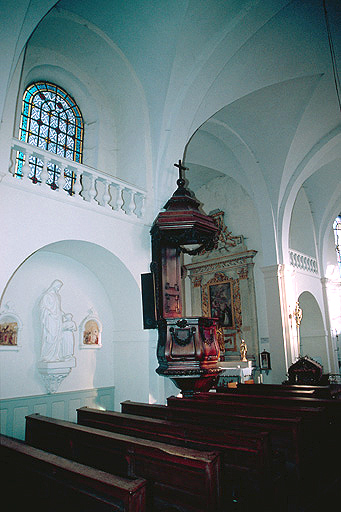 Nef vue vers le bras gauche du transept.