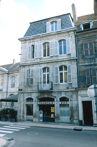 Façade est.