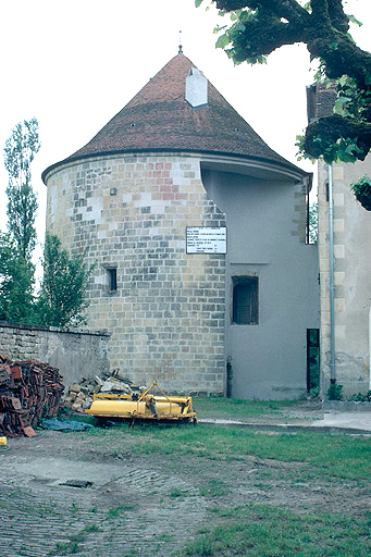 Tour vue de l'est.