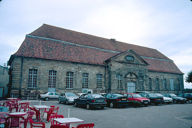 Corps de bâtiment nord vu depuis la cour.