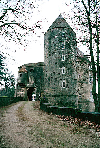 Porterie à l'ouest.