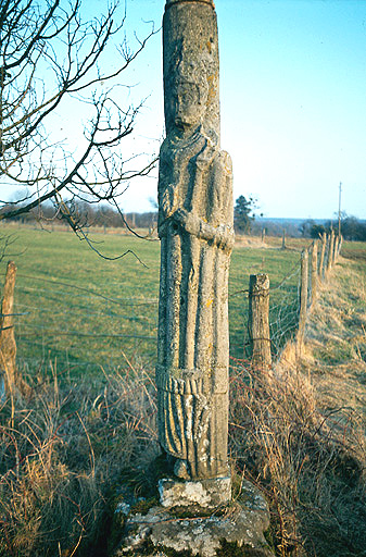 Fût et statue.