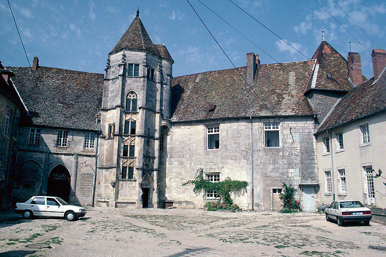 Cour vue du sud.