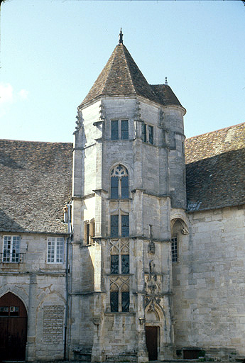 Tour d'escalier en vis.