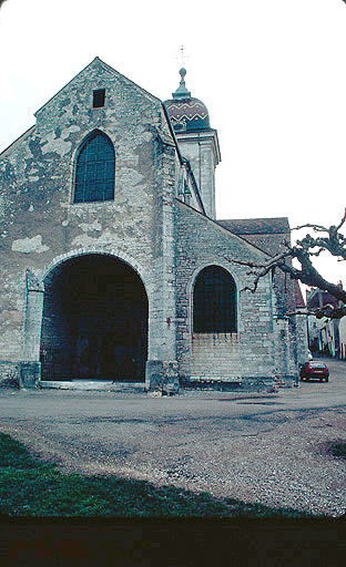 Porche à l'ouest.