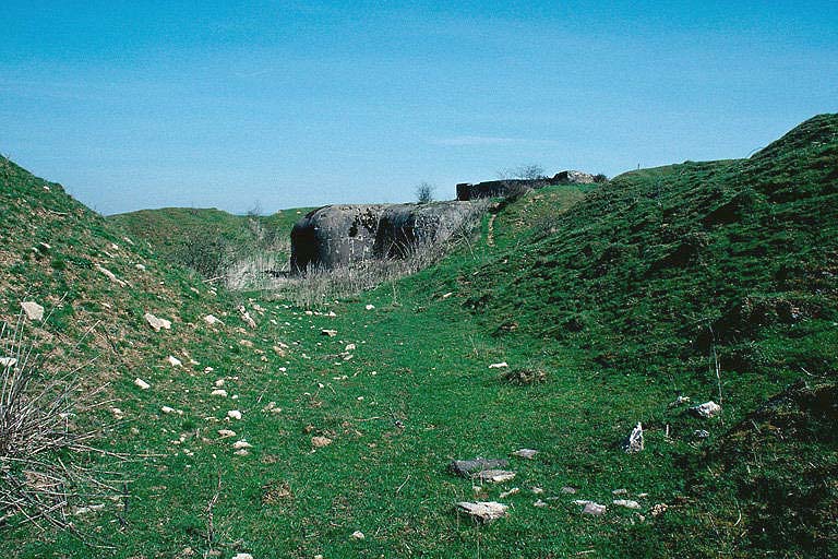 Abri de la tourelle de mitrailleuse nord-est vue du dessus au sud.
