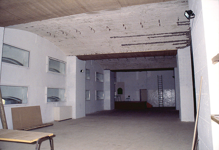 Caserne de gorge : grande salle intérieure.