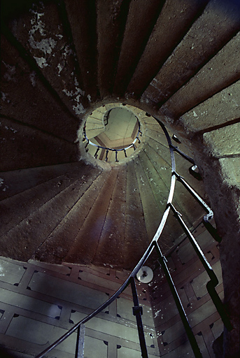 Tour d'escalier : escalier en vis