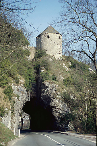 Vue depuis l'extérieur au sud