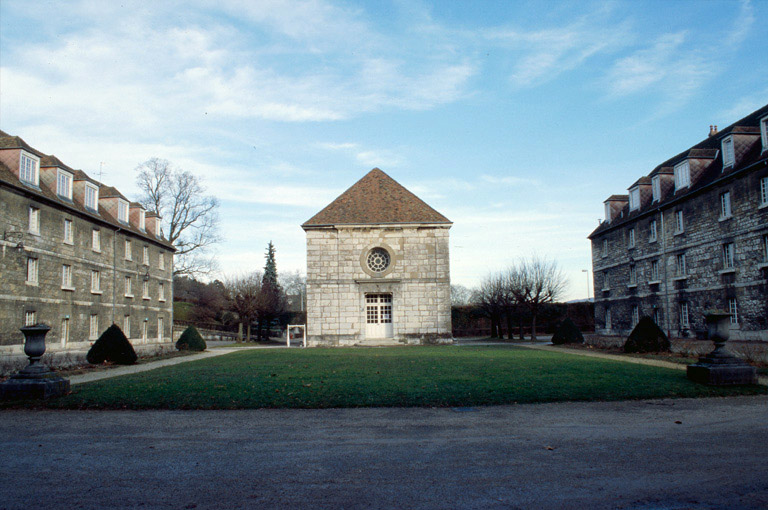 Place d'armes et chapelle