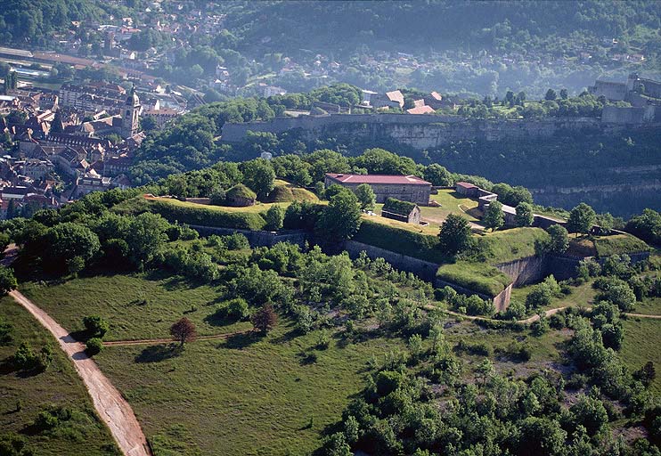 Vue aérienne depuis le sud