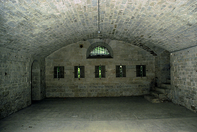 Casernement : salle intérieure