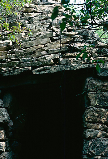 Façade antérieure : porte