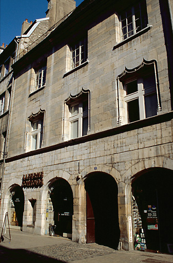 Façade sur rue