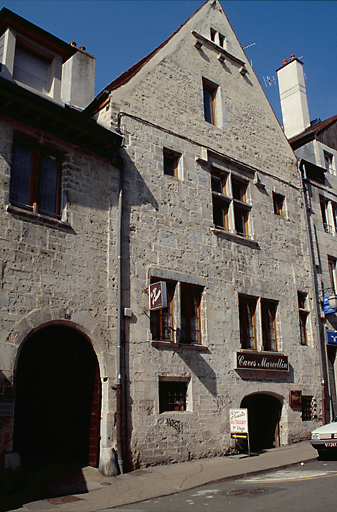 Façade sur rue