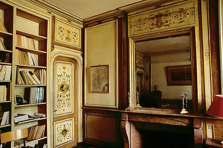 Grand salon : cheminée