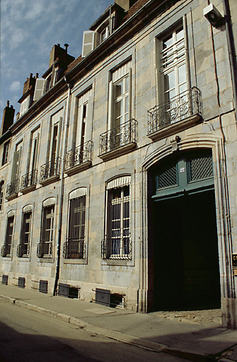 Façade sur rue