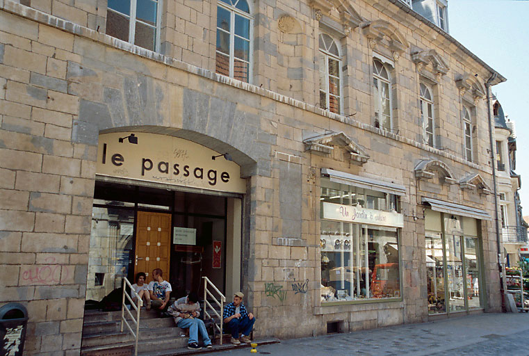 Façade sur rue