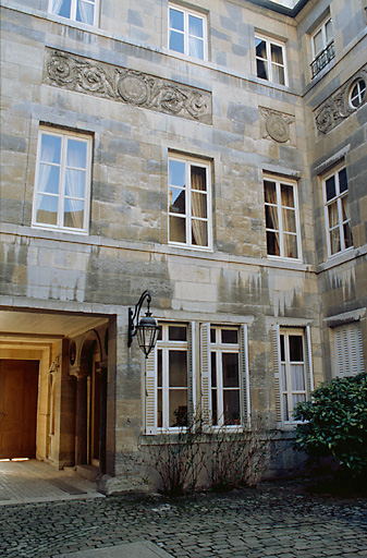 Façade sur cour