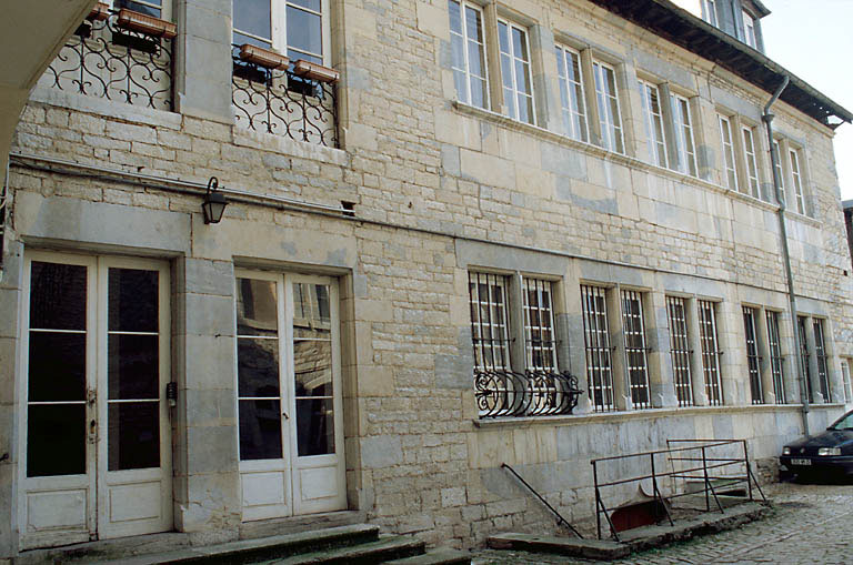 Façade sur cour