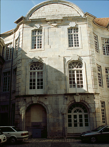 Façade sur cour