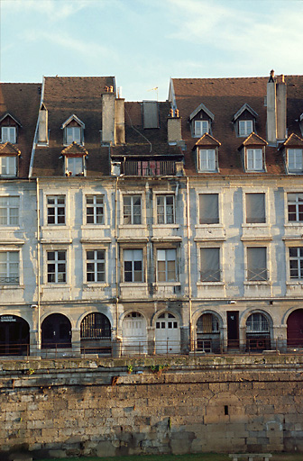 Façades sur le quai