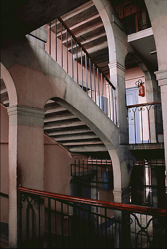 Bâtiment nord du couvent des Cordeliers : grand escalier