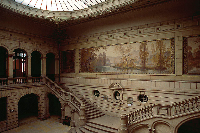 Vestibule : grand escalier