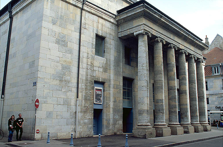 Façade antérieure sur rue Mégevand