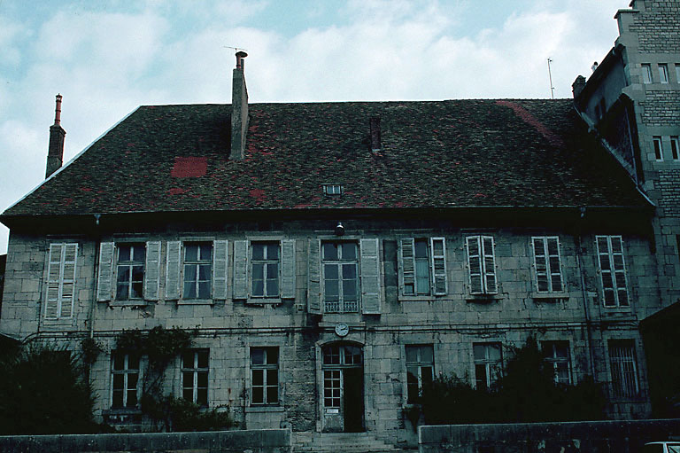 Corps de logis : façade sur jardin