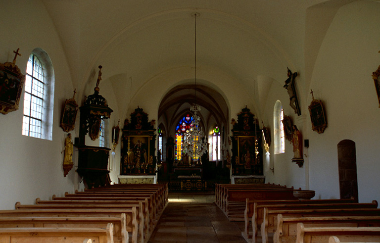 Nef et choeur vus depuis l'entrée