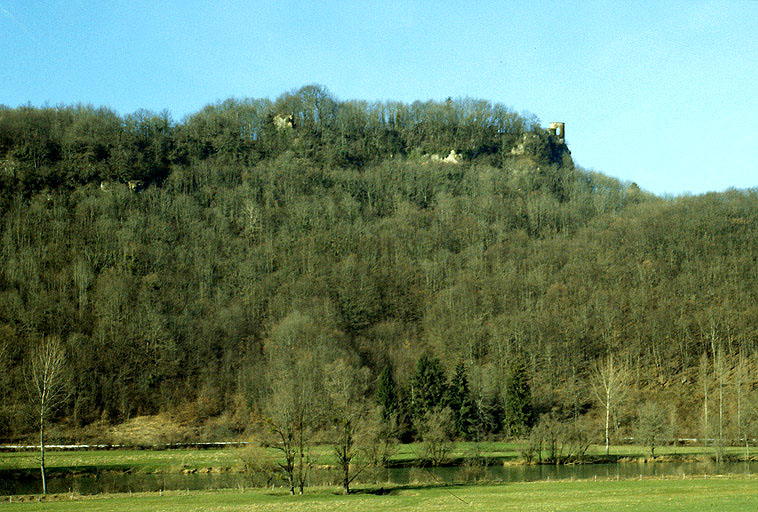 Vue depuis la vallée au sud-est