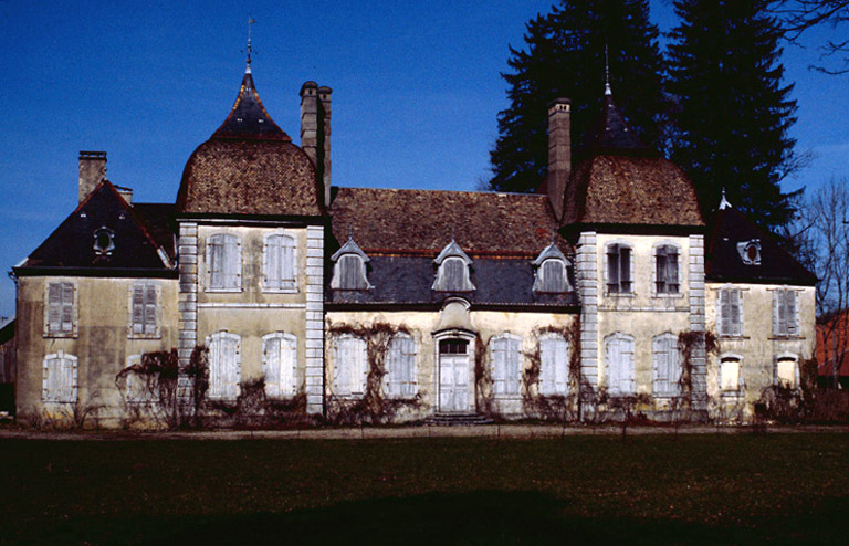 Corps de logis : façade sud sur jardin