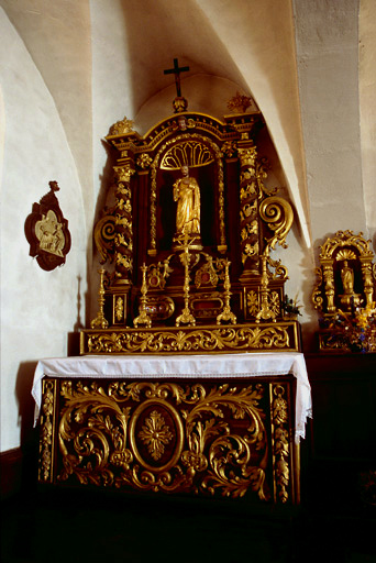 Troisième chapelle latérale gauche avec autel et retable