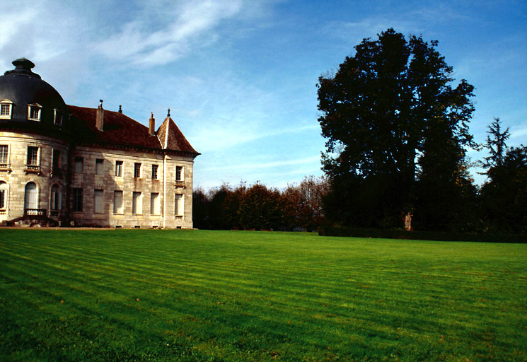 Corps de logis : façade ouest sur le parterre