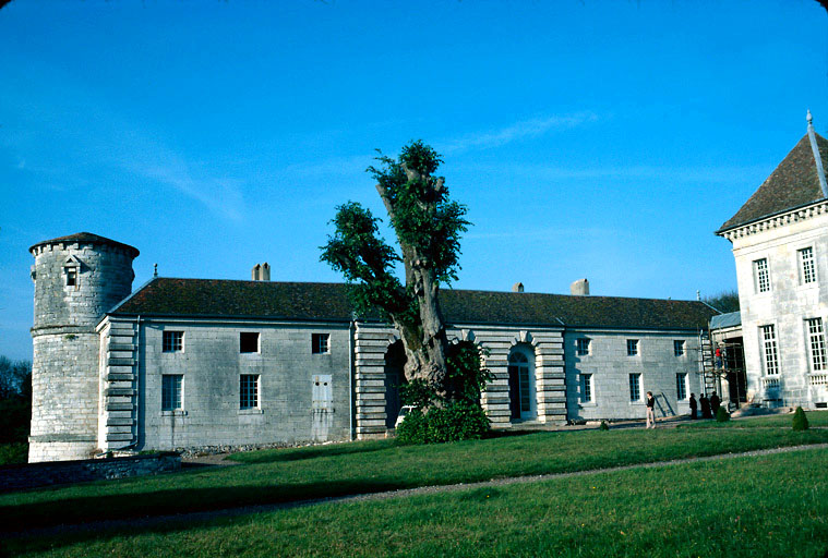 Bâtiment de la ferme : façade sur la cour d'honneur