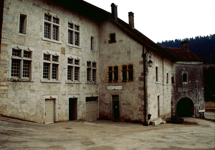 Bâtiments abbatiaux : façade ouest