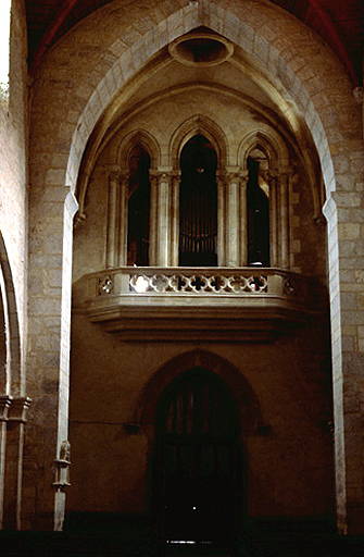 Eglise abbatiale : nef vue depuis le choeur