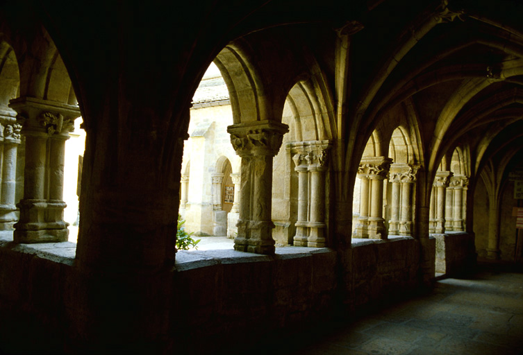 Bâtiments abbatiaux : galeries du cloître