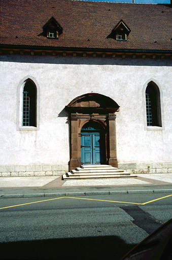 Façade sud : porte