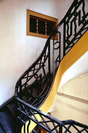 Escalier : détail du garde-corps