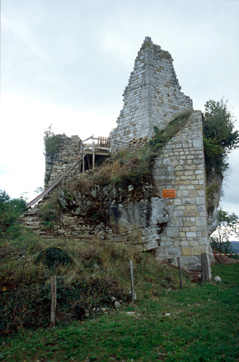 Extrémité nord de la butte castrale : entrée