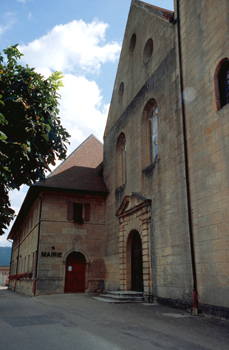 Bâtiment conventuel : entrée ; façade intérieure de l'église