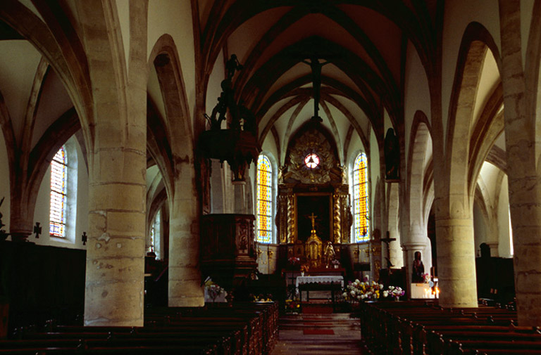 Nef et choeur vus depuis l'entrée