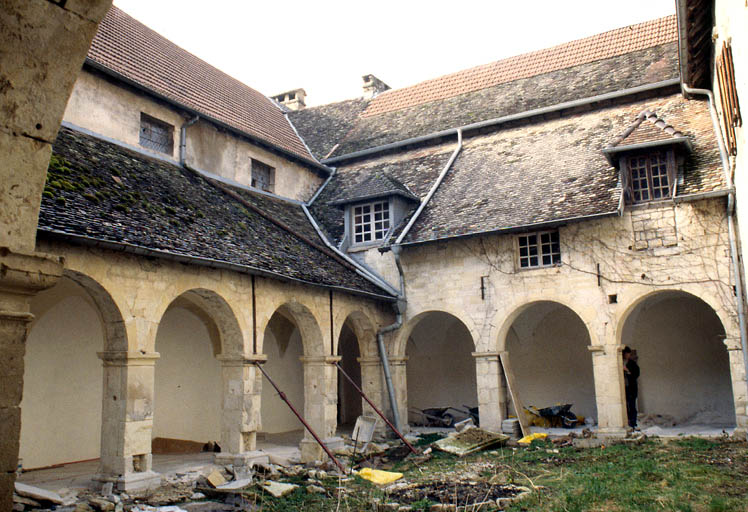 Cloître : galeries sud et ouest