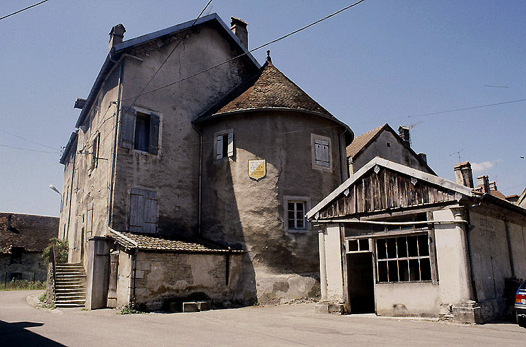 Tour nord et lavoir