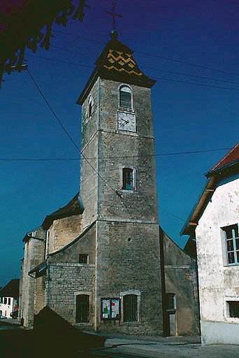 Vue du chevet avec le clocher